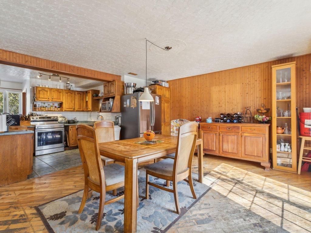 









20


Ch. Lavoie

,
Val-des-Monts,




QC
J8N7N2

