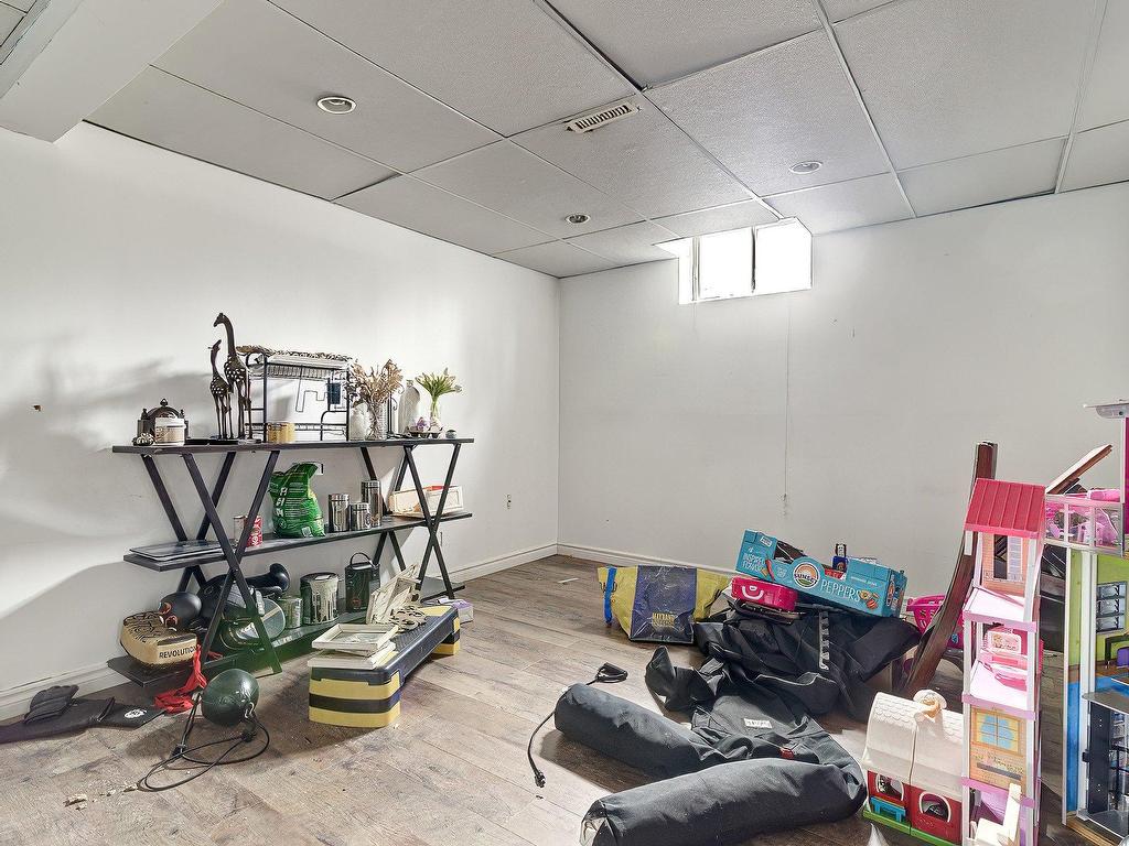









1830


Crois. Surprenant

,
Brossard,




QC
J4X1R7

