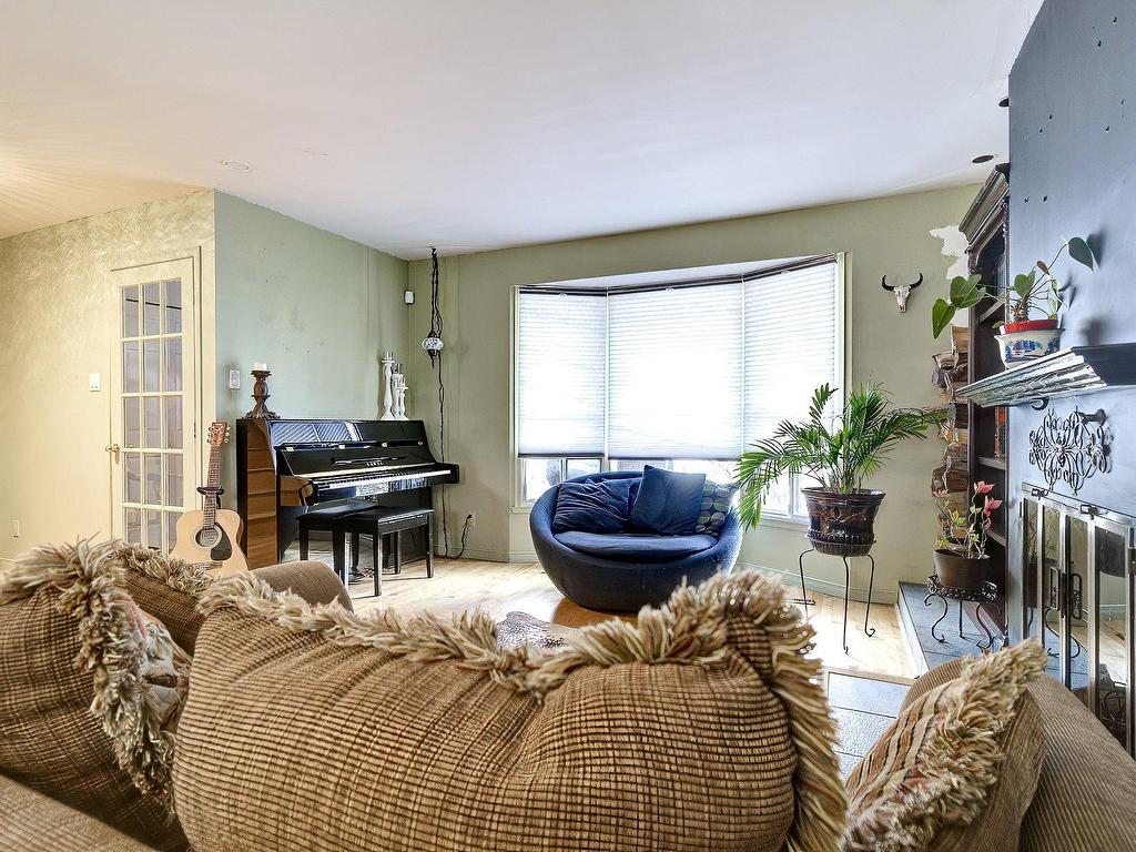 









1830


Crois. Surprenant

,
Brossard,




QC
J4X1R7


