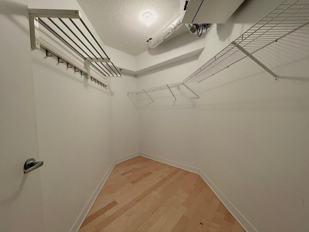 









4885


Boul. Henri-Bourassa O.

, 824,
Montréal (Saint-Laurent),




QC
H4L0A5

