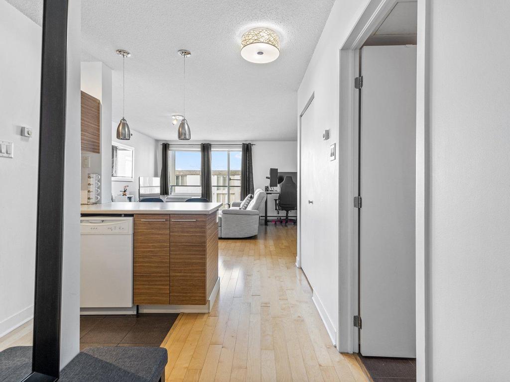 









4885


Boul. Henri-Bourassa O.

, 824,
Montréal (Saint-Laurent),




QC
H4L0A5


