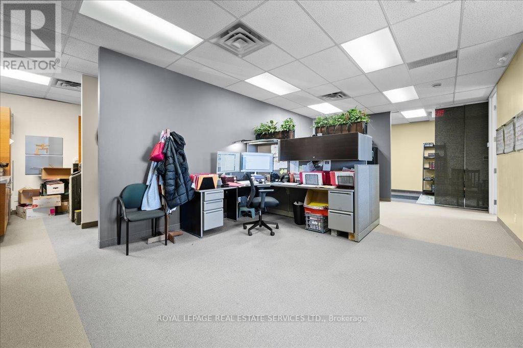 












200 - 414 NORTH SERVICE ROAD E

,
Oakville,




Ontario
L6H5R2


