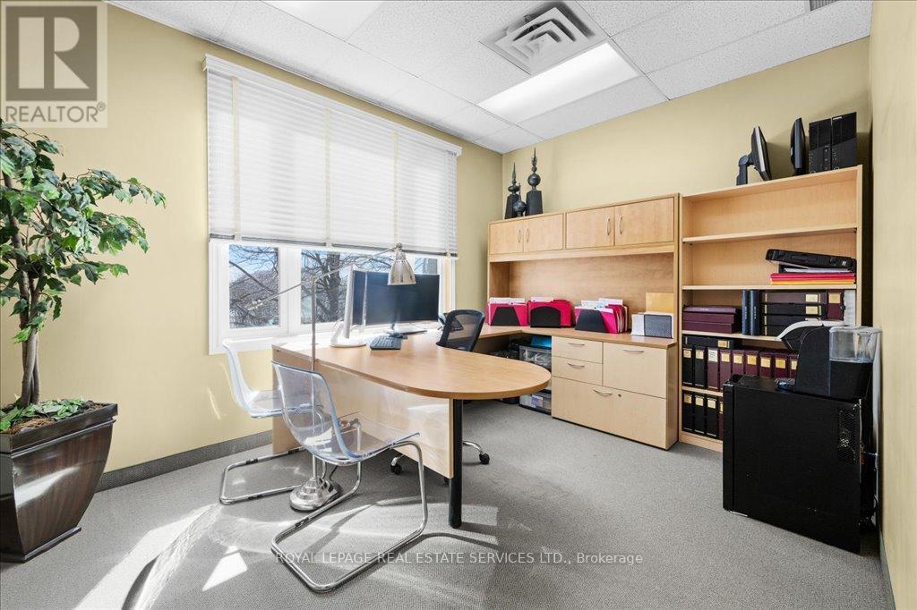 












200 - 414 NORTH SERVICE ROAD E

,
Oakville,




Ontario
L6H5R2

