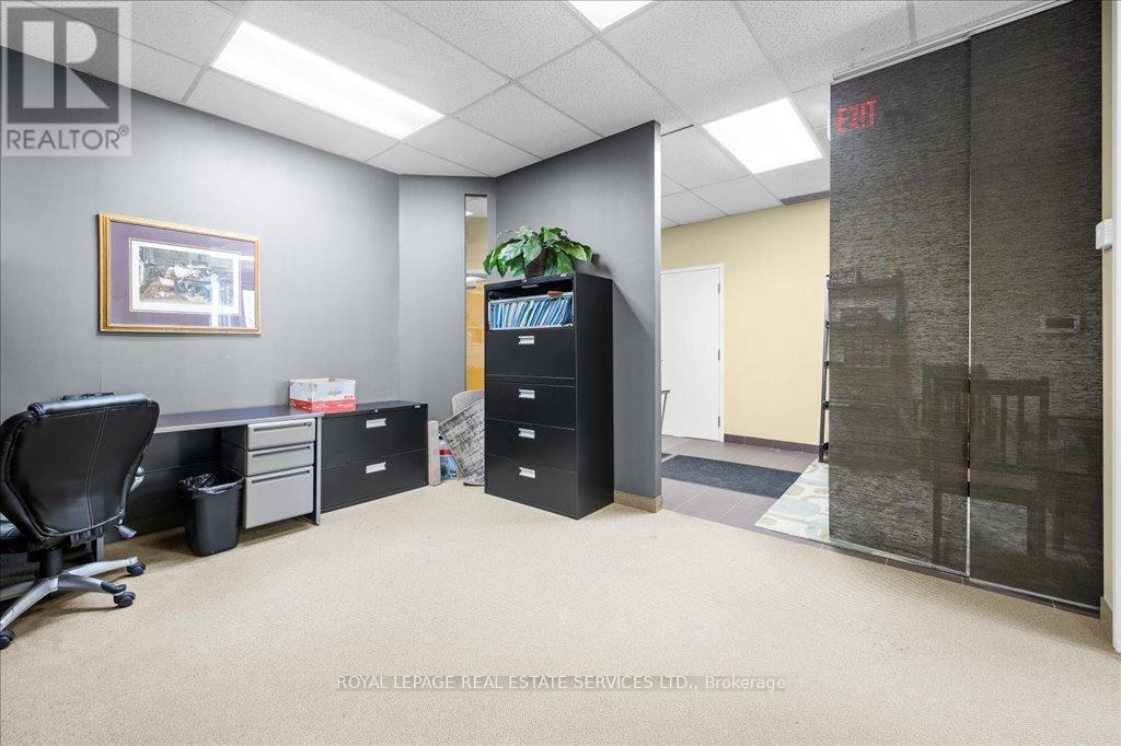 












200 - 414 NORTH SERVICE ROAD E

,
Oakville,




Ontario
L6H5R2

