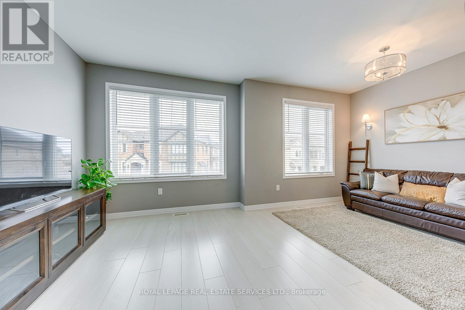 












3344 ERASMUM STREET

,
Oakville,




Ontario
L6M1S3

