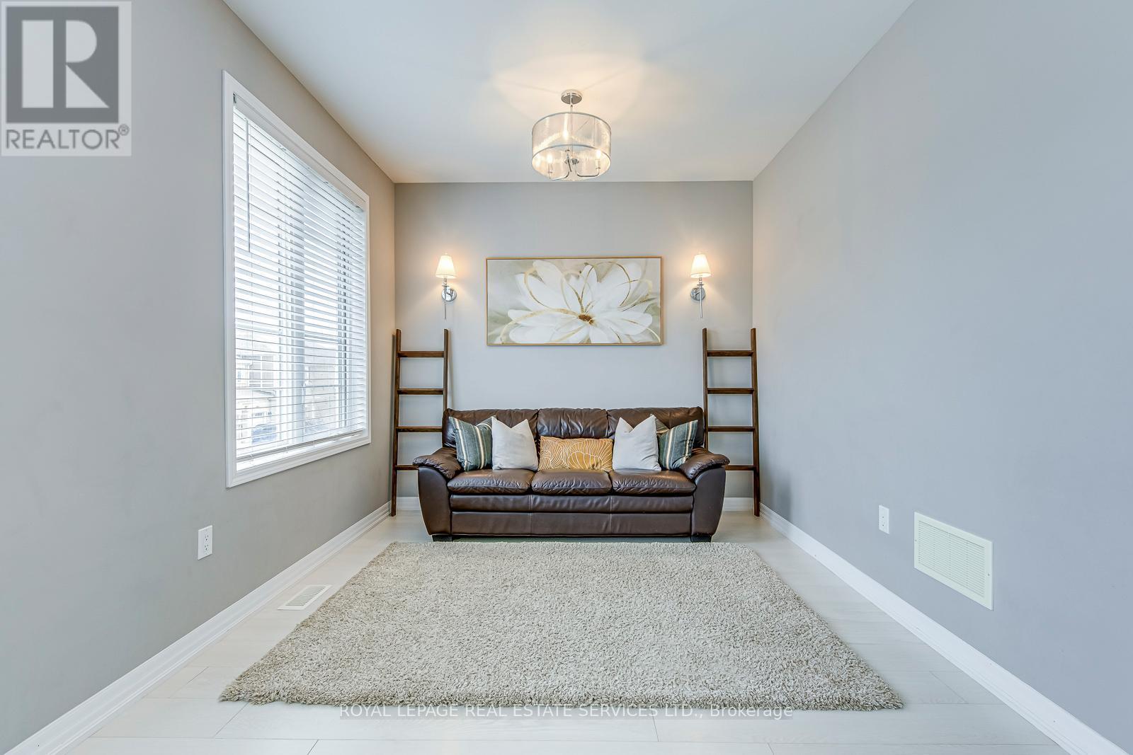 












3344 ERASMUM STREET

,
Oakville,




Ontario
L6M1S3

