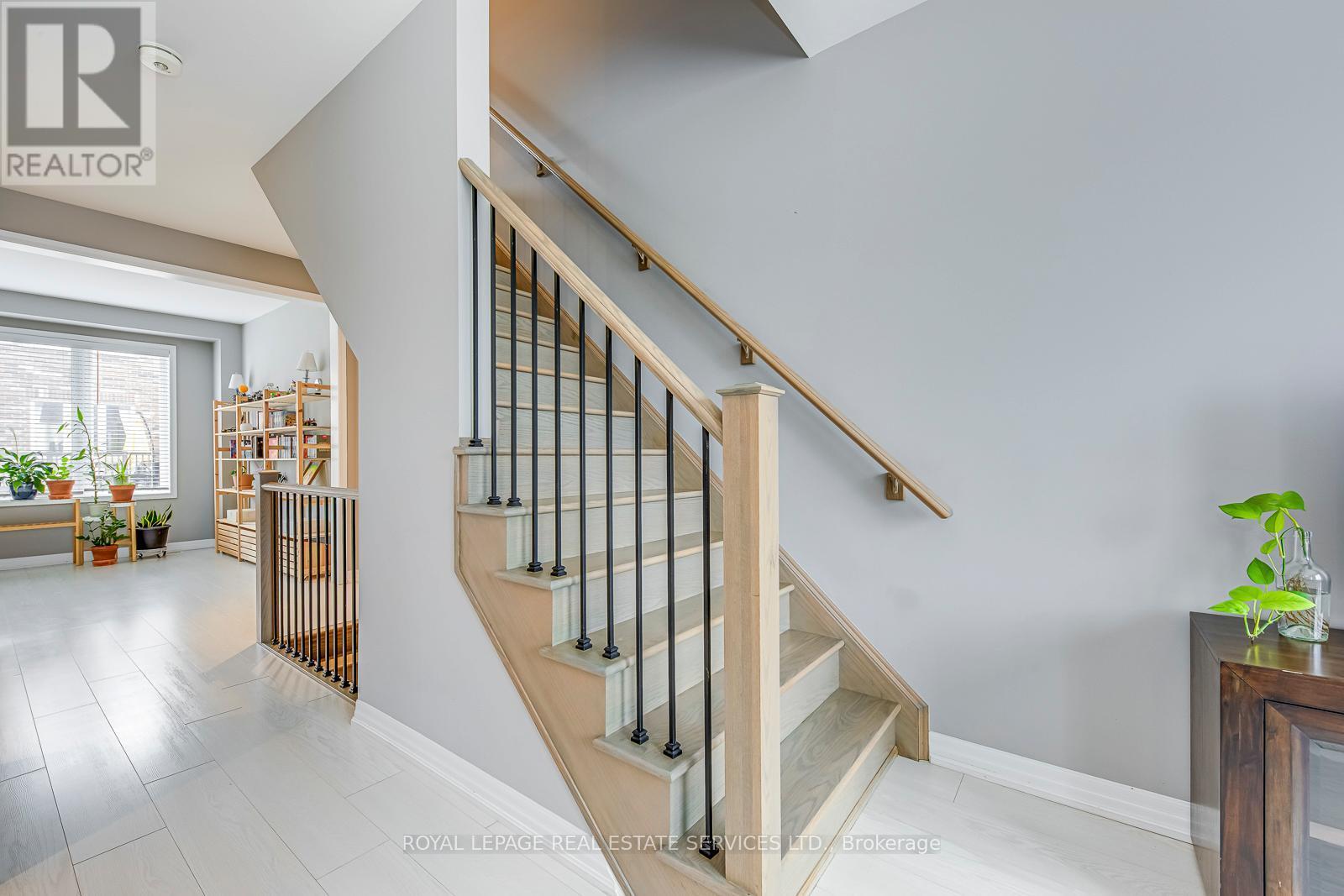 












3344 ERASMUM STREET

,
Oakville,




Ontario
L6M1S3


