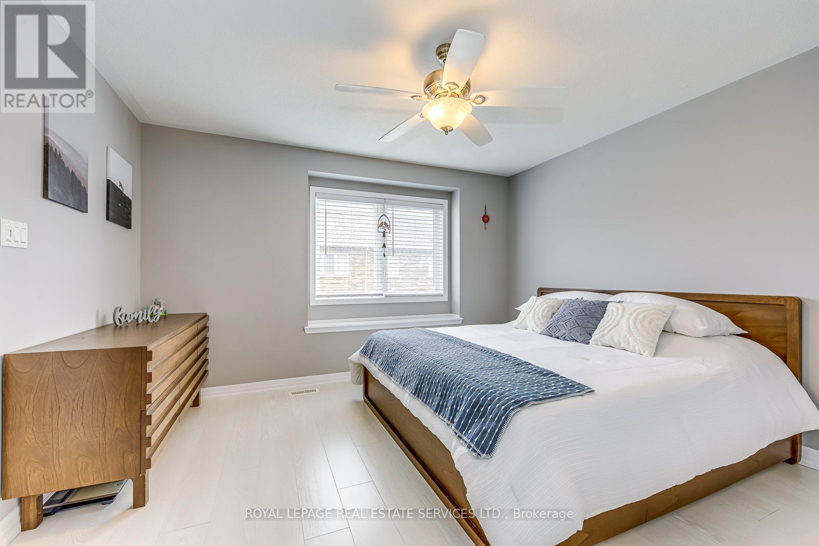 












3344 ERASMUM STREET

,
Oakville,




Ontario
L6M1S3

