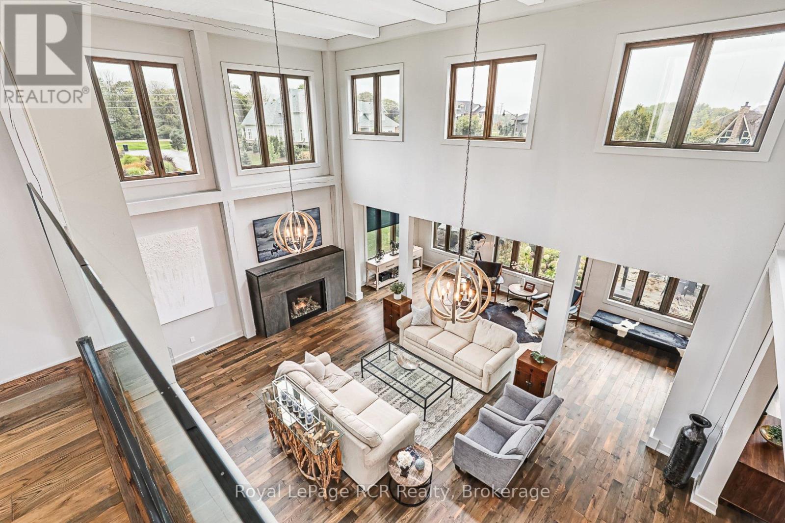 












4 MEADOWLARK WAY

,
Clearview,




Ontario
L9Y0K1


