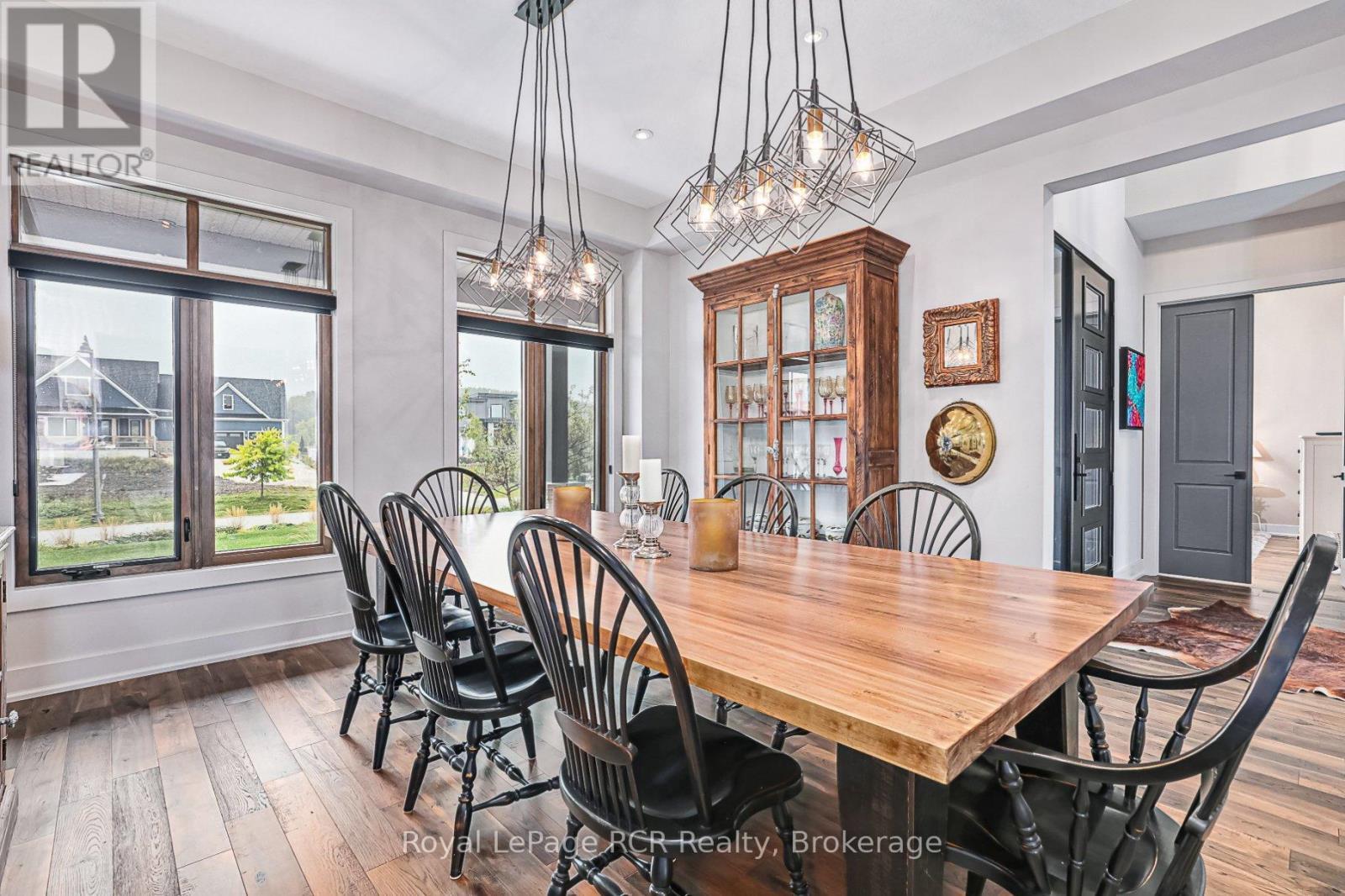 












4 MEADOWLARK WAY

,
Clearview,




Ontario
L9Y0K1

