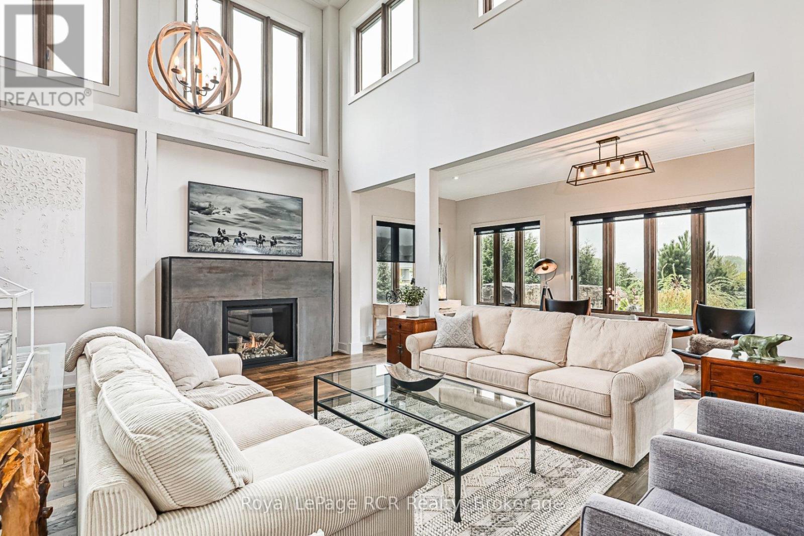 












4 MEADOWLARK WAY

,
Clearview,




Ontario
L9Y0K1

