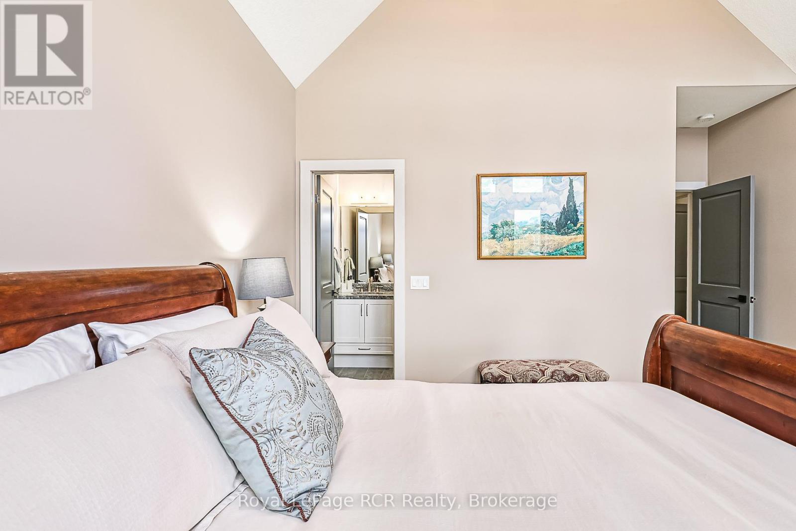 












4 MEADOWLARK WAY

,
Clearview,




Ontario
L9Y0K1


