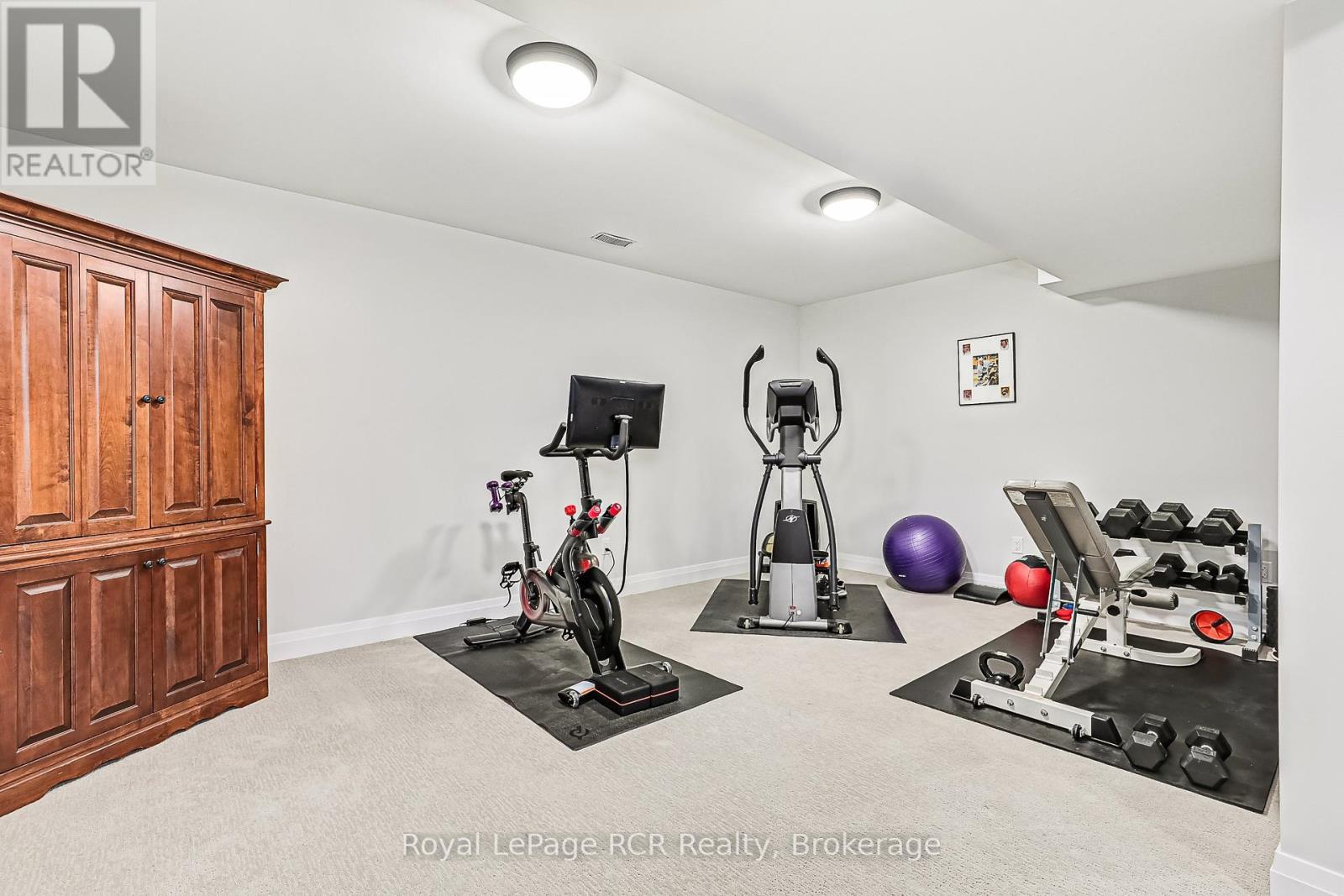 












4 MEADOWLARK WAY

,
Clearview,




Ontario
L9Y0K1

