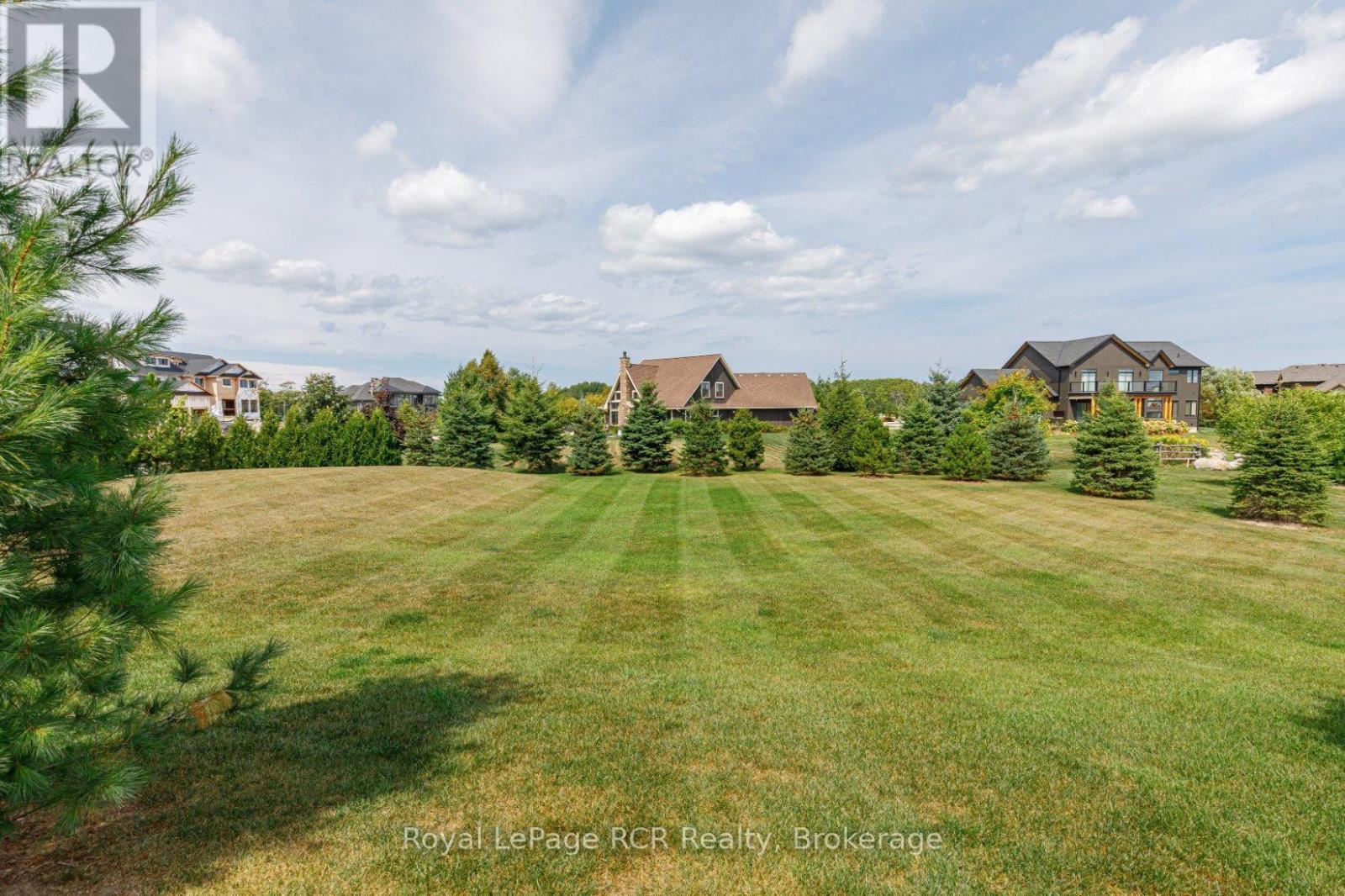 












4 MEADOWLARK WAY

,
Clearview,




Ontario
L9Y0K1

