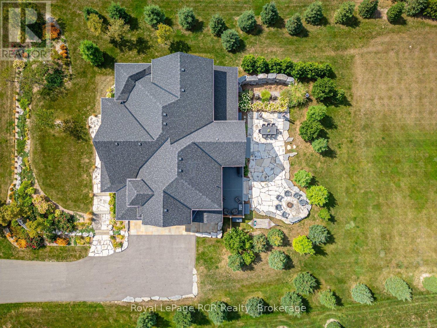 












4 MEADOWLARK WAY

,
Clearview,




Ontario
L9Y0K1

