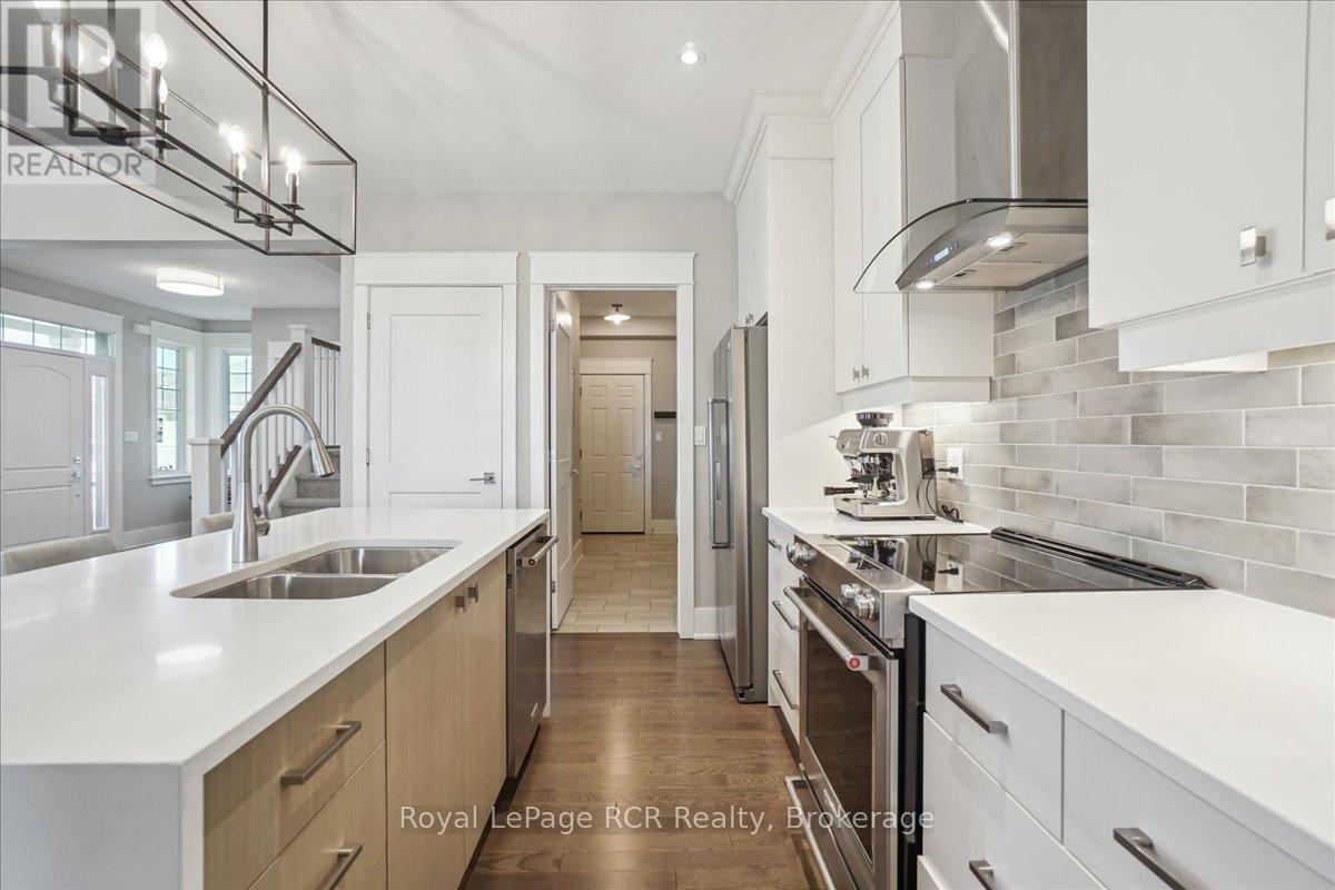 












230 IRONWOOD WAY

,
Georgian Bluffs,




Ontario
N0H1S0

