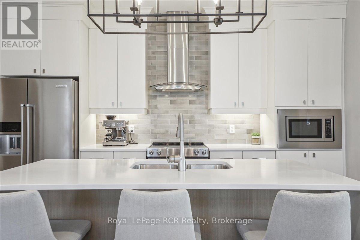 












230 IRONWOOD WAY

,
Georgian Bluffs,




Ontario
N0H1S0

