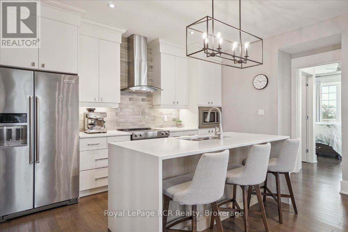 












230 IRONWOOD WAY

,
Georgian Bluffs,




Ontario
N0H1S0

