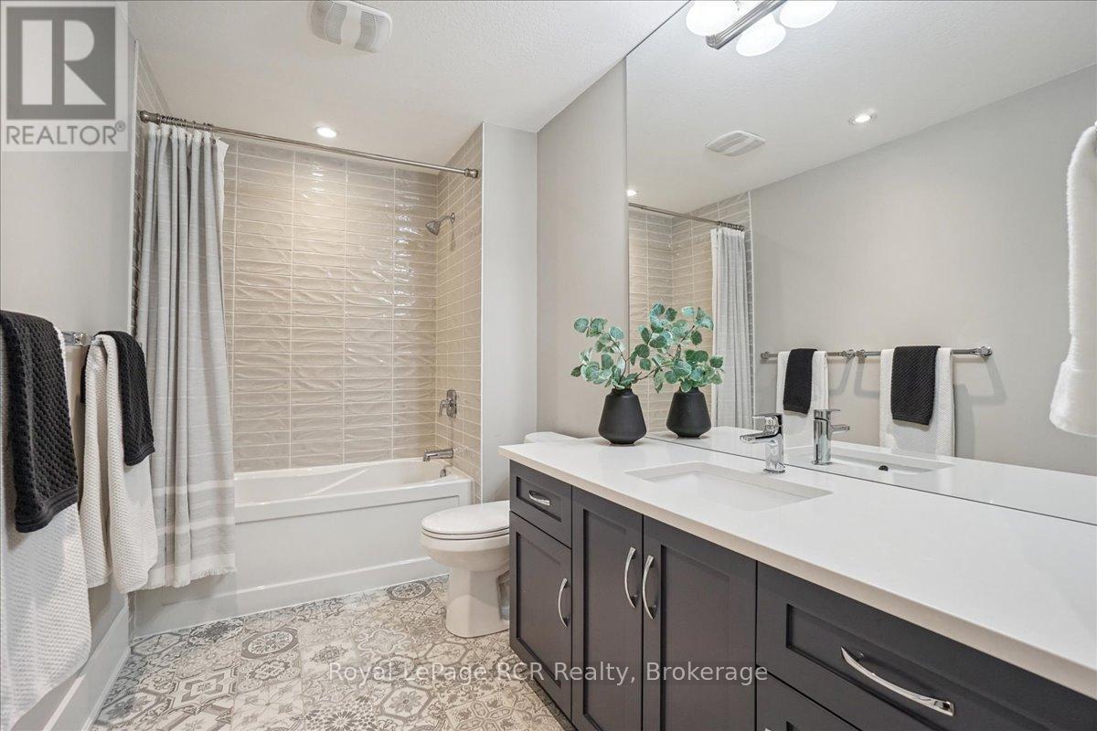 












230 IRONWOOD WAY

,
Georgian Bluffs,




Ontario
N0H1S0

