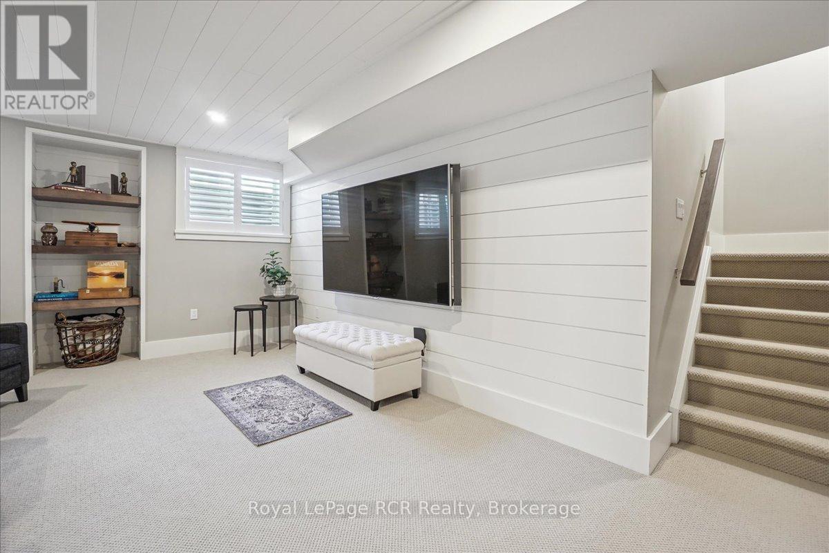 












230 IRONWOOD WAY

,
Georgian Bluffs,




Ontario
N0H1S0


