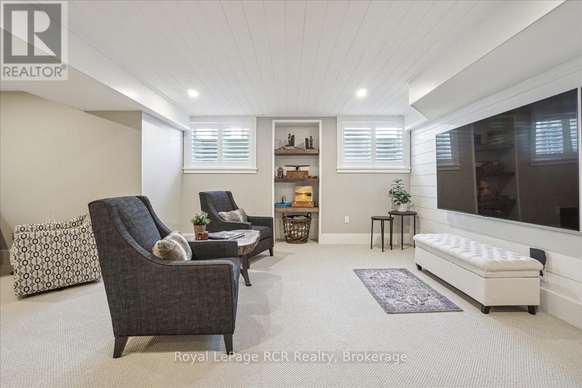












230 IRONWOOD WAY

,
Georgian Bluffs,




Ontario
N0H1S0

