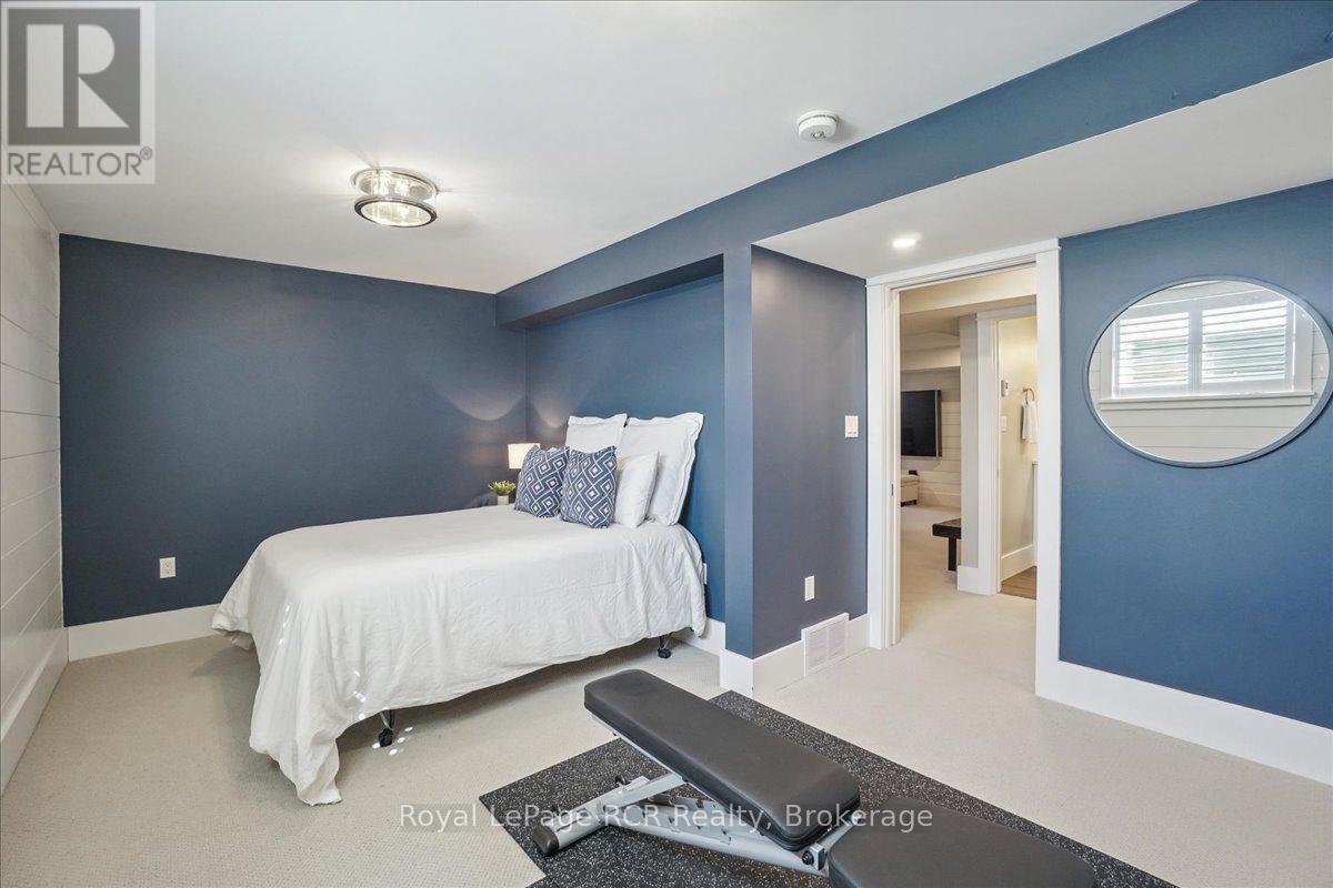 












230 IRONWOOD WAY

,
Georgian Bluffs,




Ontario
N0H1S0


