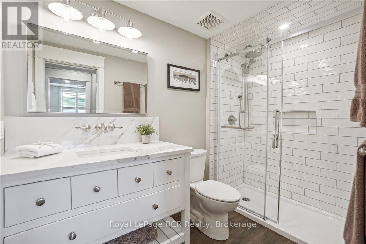












230 IRONWOOD WAY

,
Georgian Bluffs,




Ontario
N0H1S0

