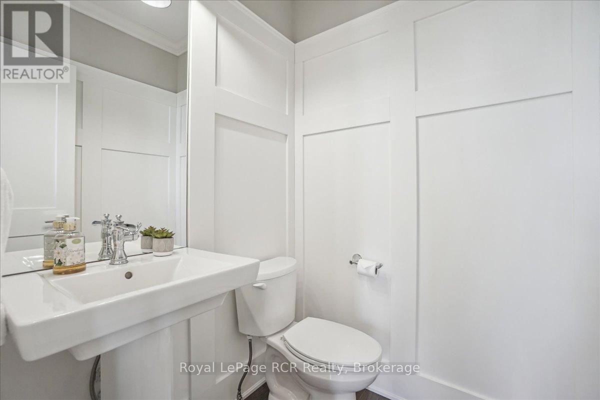 












230 IRONWOOD WAY

,
Georgian Bluffs,




Ontario
N0H1S0

