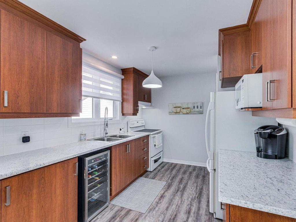 









121


Rue Pierre-Laporte

,
Gatineau (Buckingham),




QC
J8L1W5

