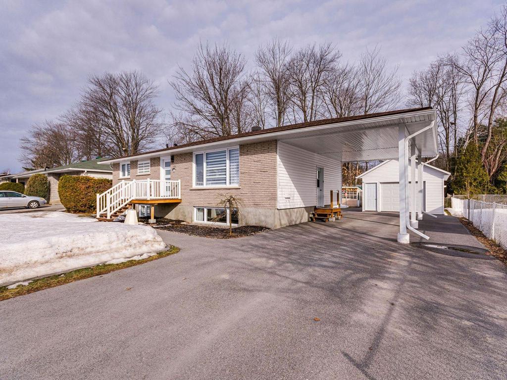 









121


Rue Pierre-Laporte

,
Gatineau (Buckingham),




QC
J8L1W5

