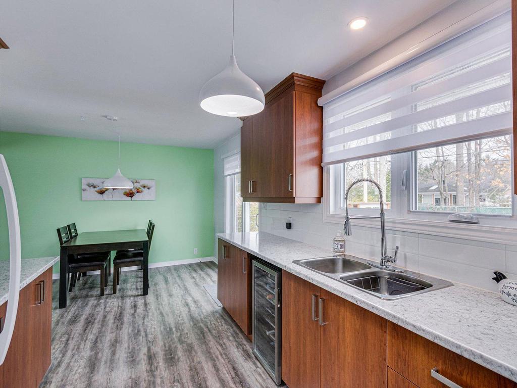 









121


Rue Pierre-Laporte

,
Gatineau (Buckingham),




QC
J8L1W5

