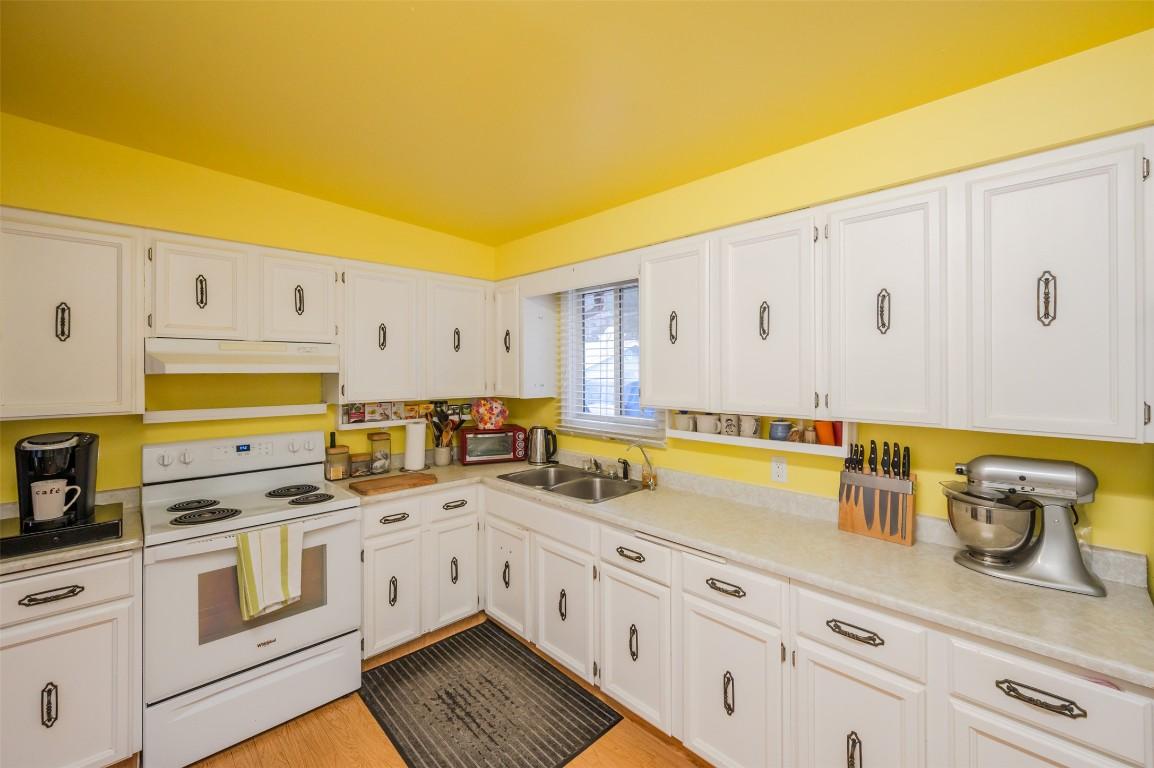 









824


Birch

Street,
Okanagan Falls,




BC
V0H 1R0

