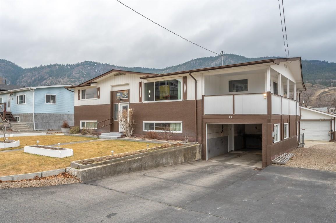 









824


Birch

Street,
Okanagan Falls,




BC
V0H 1R0

