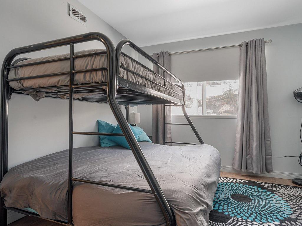 









541


Rue Principale

,
Saint-Sauveur,




QC
J0R1R5


