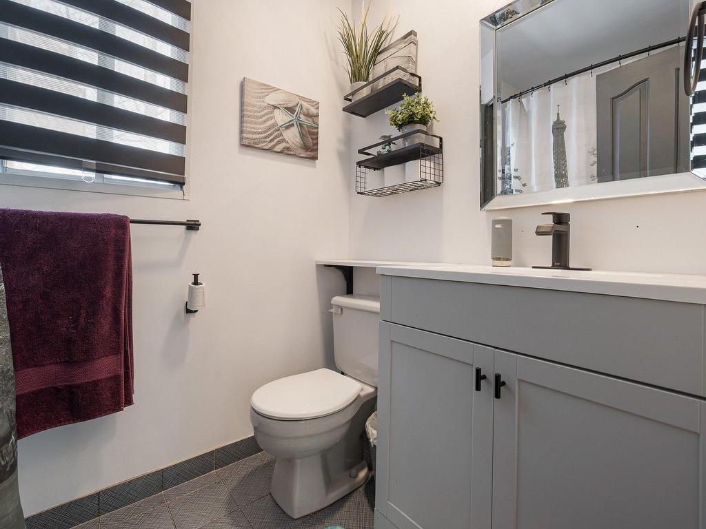









541


Rue Principale

,
Saint-Sauveur,




QC
J0R1R5

