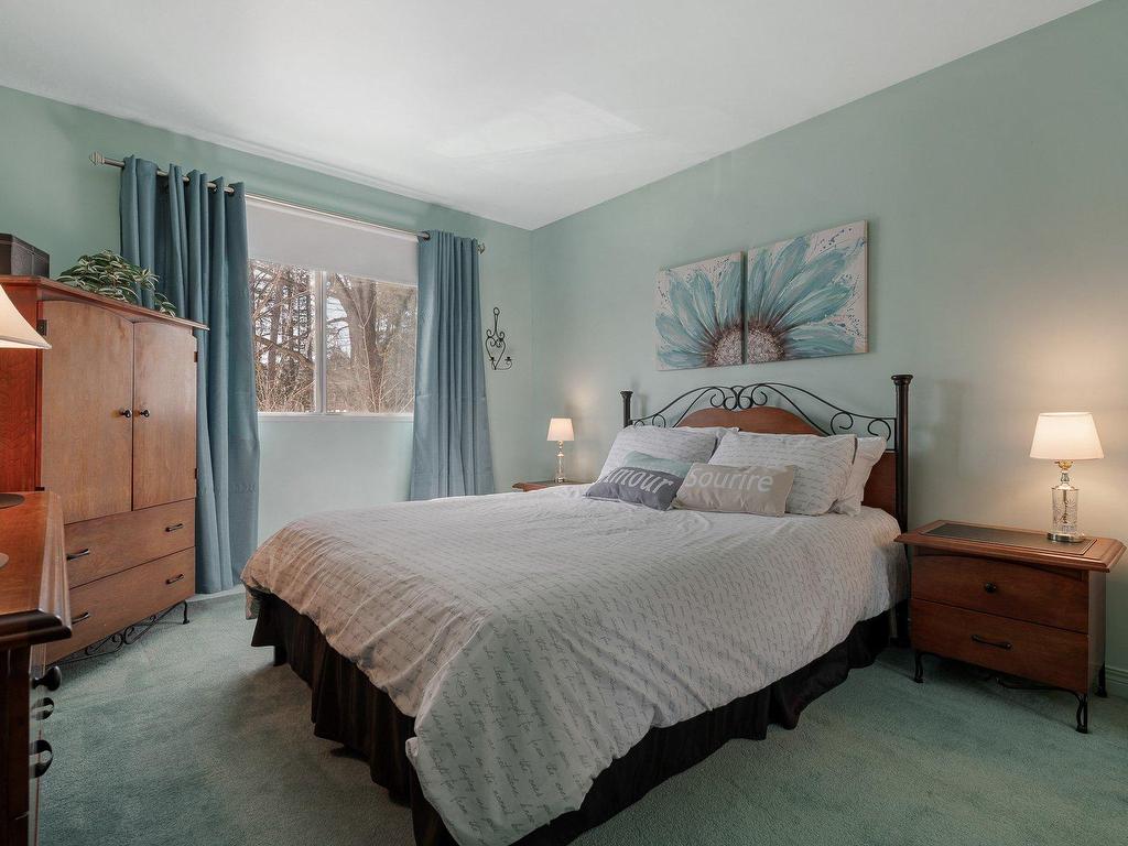









541


Rue Principale

,
Saint-Sauveur,




QC
J0R1R5

