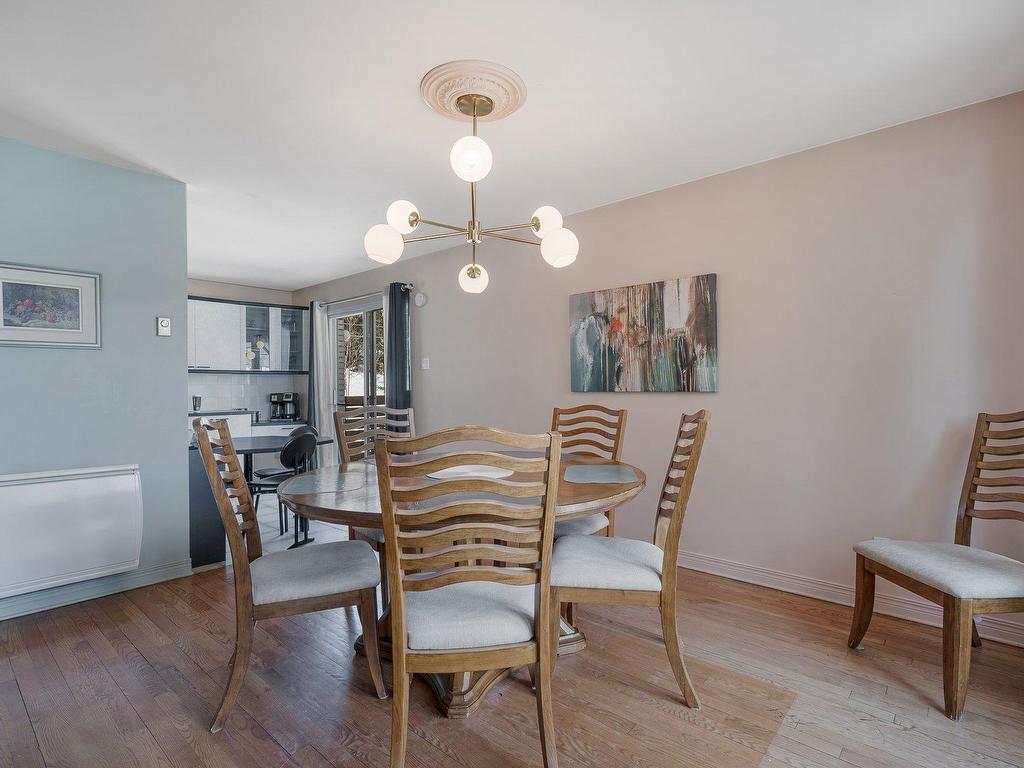 









541


Rue Principale

,
Saint-Sauveur,




QC
J0R1R5

