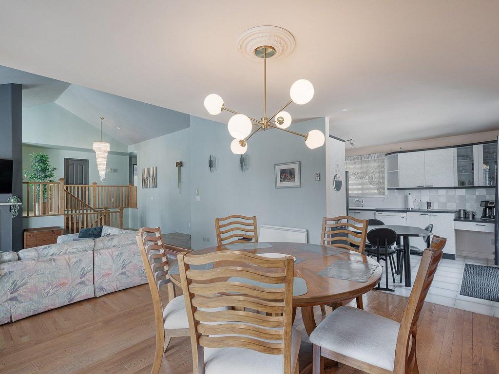 









541


Rue Principale

,
Saint-Sauveur,




QC
J0R1R5

