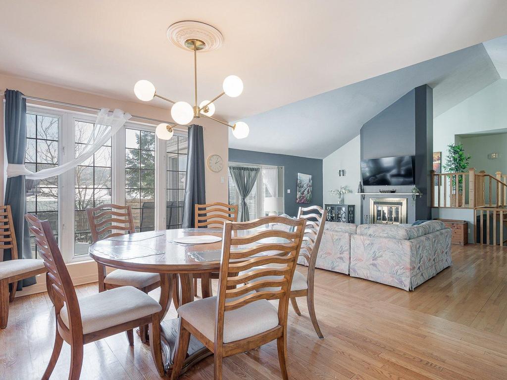 









541


Rue Principale

,
Saint-Sauveur,




QC
J0R1R5

