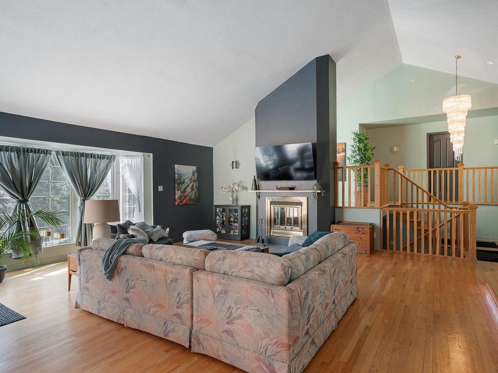 









541


Rue Principale

,
Saint-Sauveur,




QC
J0R1R5

