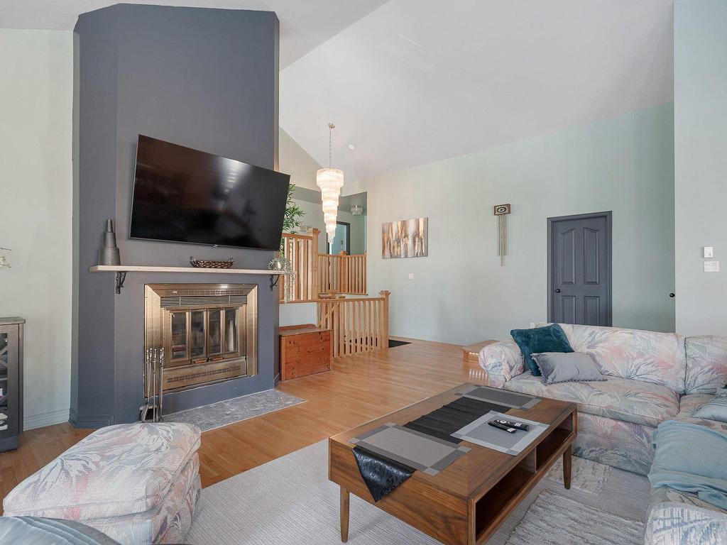 









541


Rue Principale

,
Saint-Sauveur,




QC
J0R1R5

