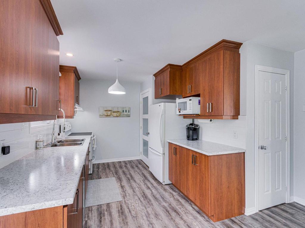 









121Z


Rue Pierre-Laporte

,
Gatineau (Buckingham),




QC
J8L1W5

