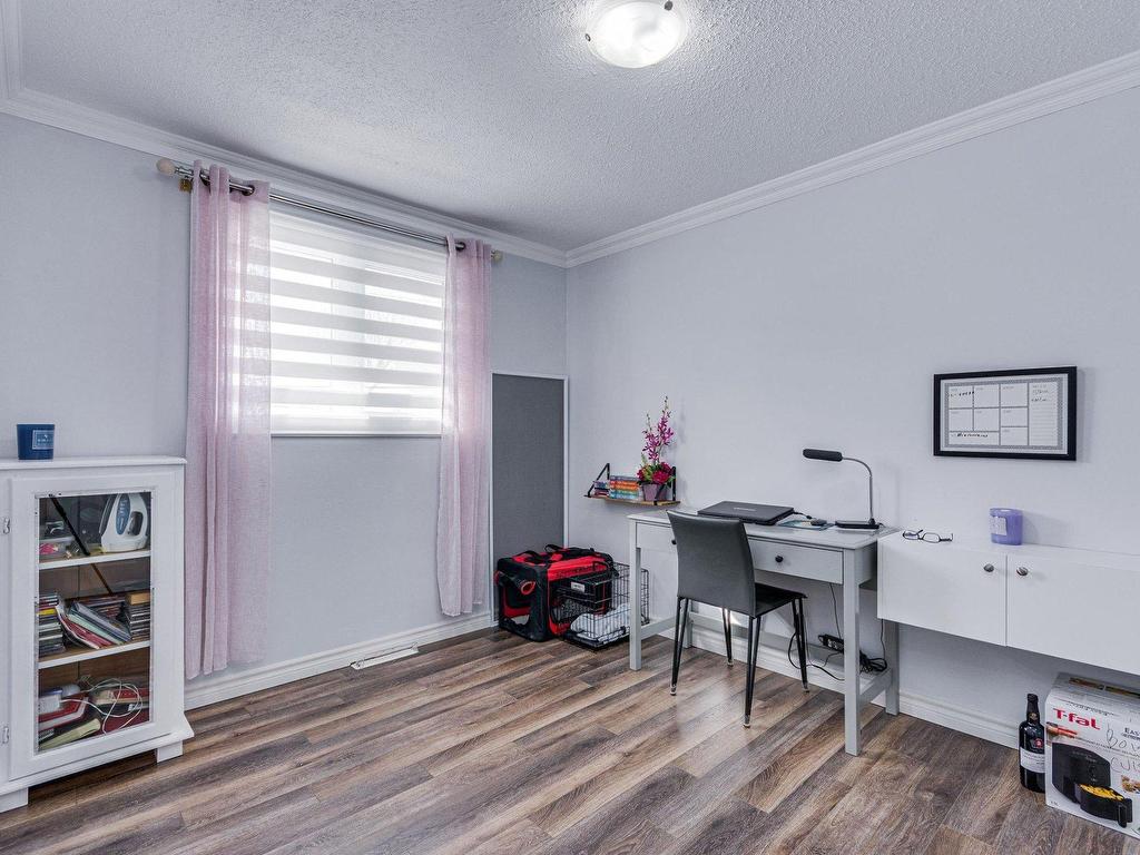 









121Z


Rue Pierre-Laporte

,
Gatineau (Buckingham),




QC
J8L1W5

