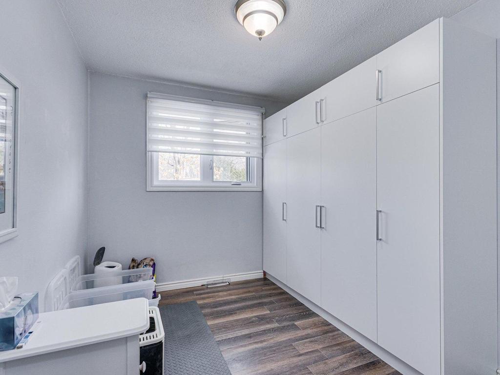 









121Z


Rue Pierre-Laporte

,
Gatineau (Buckingham),




QC
J8L1W5

