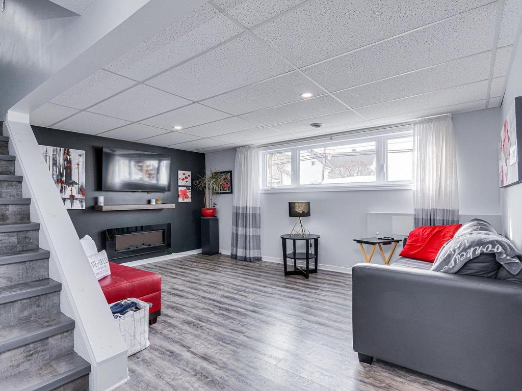 









121Z


Rue Pierre-Laporte

,
Gatineau (Buckingham),




QC
J8L1W5

