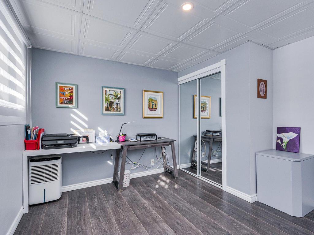 









121Z


Rue Pierre-Laporte

,
Gatineau (Buckingham),




QC
J8L1W5


