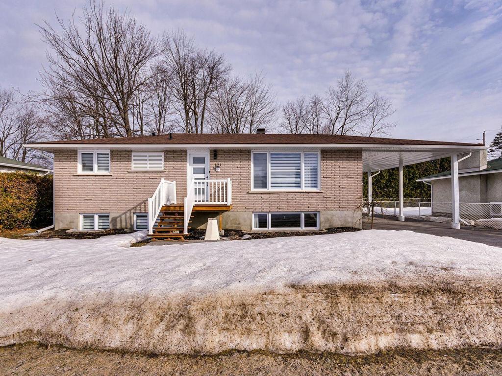 









121Z


Rue Pierre-Laporte

,
Gatineau (Buckingham),




QC
J8L1W5

