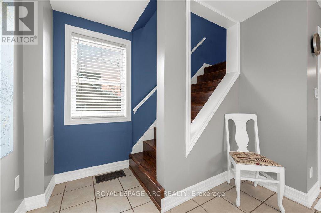 












3384 JOHNSON STREET

,
Lincoln (Lincoln-Jordan/Vineland),




Ontario
L0R2C0

