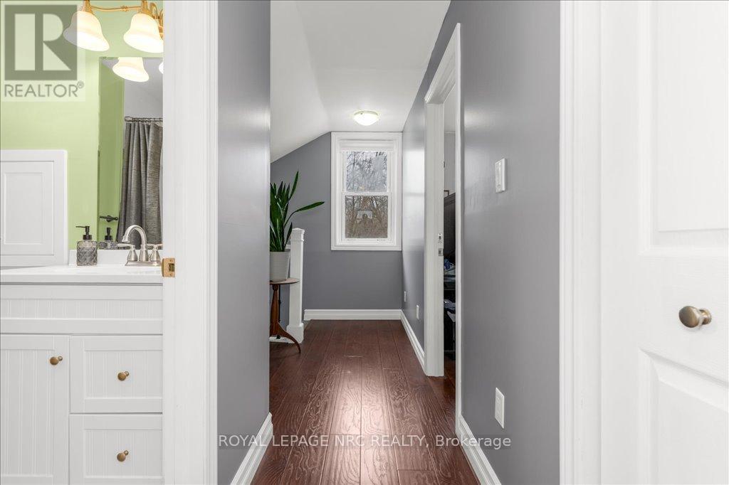 












3384 JOHNSON STREET

,
Lincoln (Lincoln-Jordan/Vineland),




Ontario
L0R2C0


