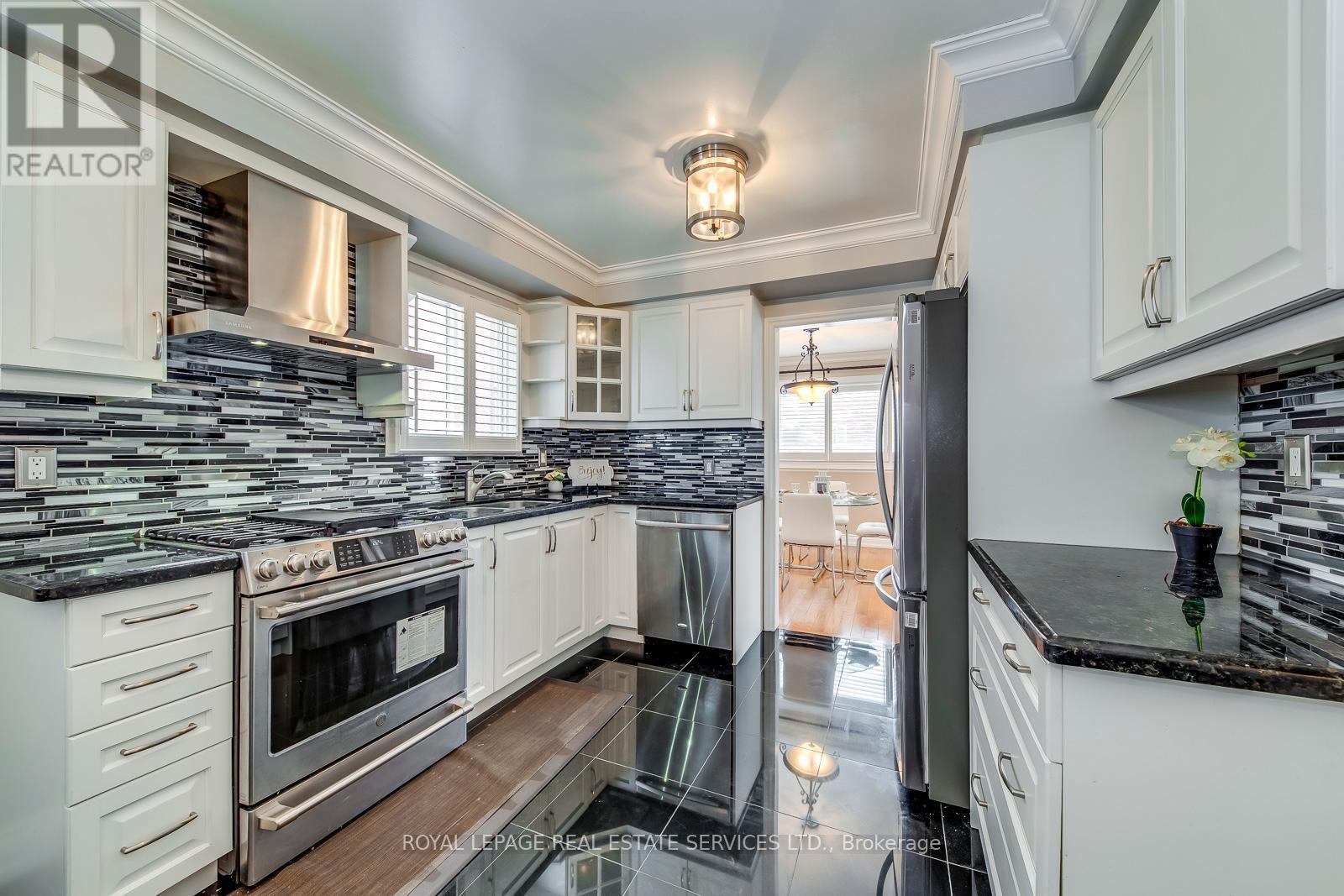 












5254 ASTWELL AVENUE

,
Mississauga,




Ontario
L5R3H8

